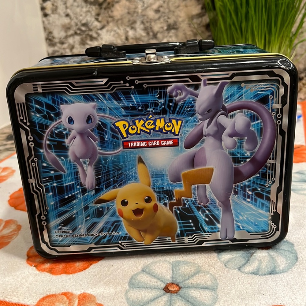 POKÉMON TRADING METAL CASE